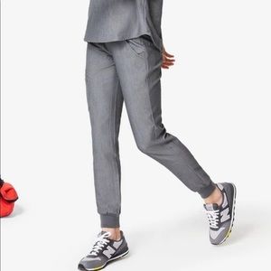 Figs Zamora jogger scrub pant in graphite size XSP